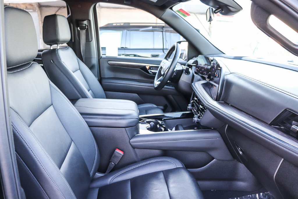 Used 2025 Chevrolet Tahoe LT AWD/4WD image 19