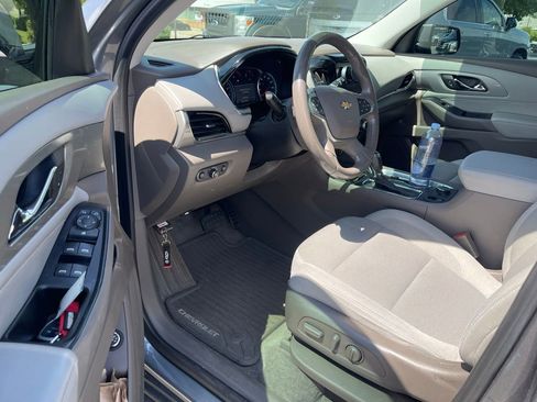 Used 2020 Chevrolet Traverse LT w/ LPO, 'HIT The Road' Package AWD/4WD image 5