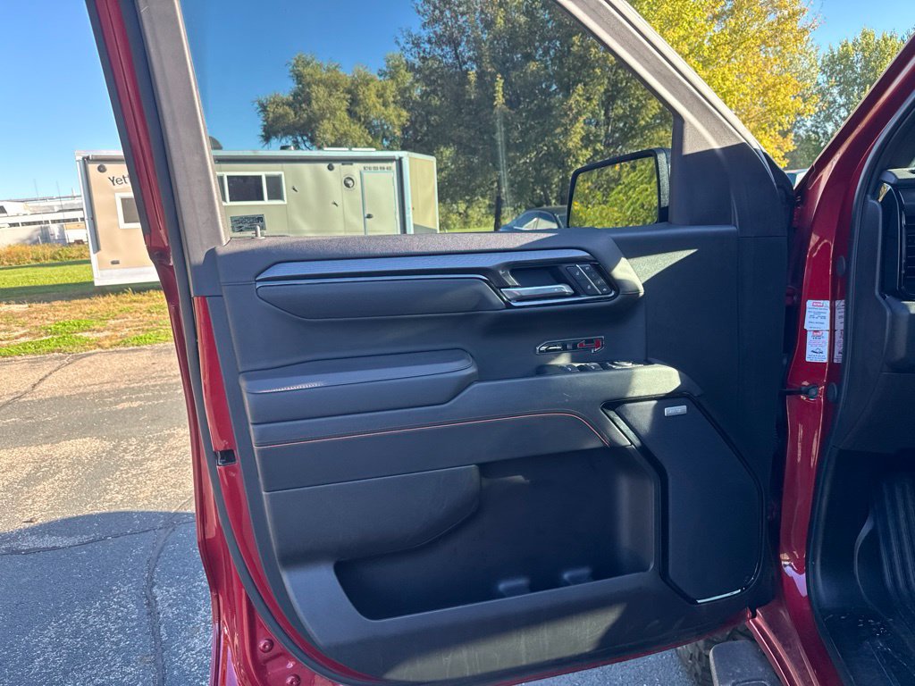 Used 2025 GMC Sierra 1500 AT4 w/ AT4 Premium Package AWD/4WD image 10