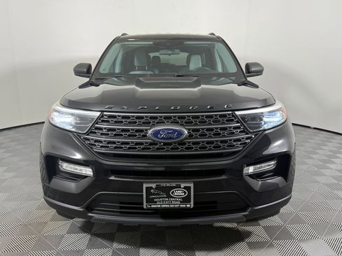 Used 2021 Ford Explorer XLT w/ Equipment Group 202A image 7