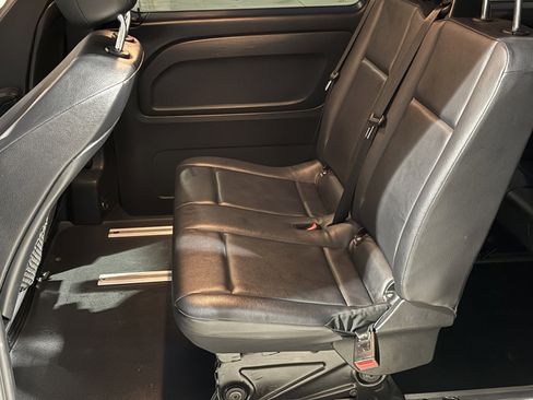 Used 2018 Mercedes-Benz Metris Passenger image 22