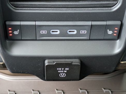 New 2026 RAM 2500 Limited AWD/4WD image 15