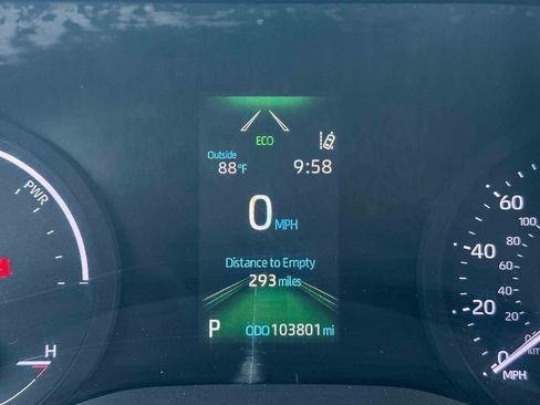 Used 2023 Toyota Sienna LE FWD image 26