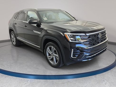 Certified 2024 Volkswagen Atlas Cross Sport SEL R-Line AWD/4WD image 3