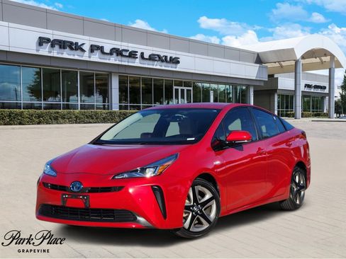 Used 2019 Toyota Prius L image 1