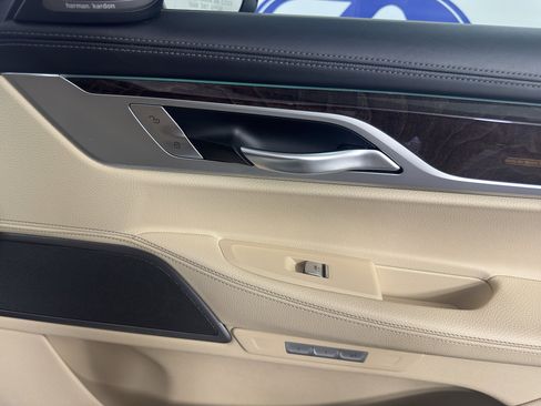 Used 2018 BMW 740i RWD image 41