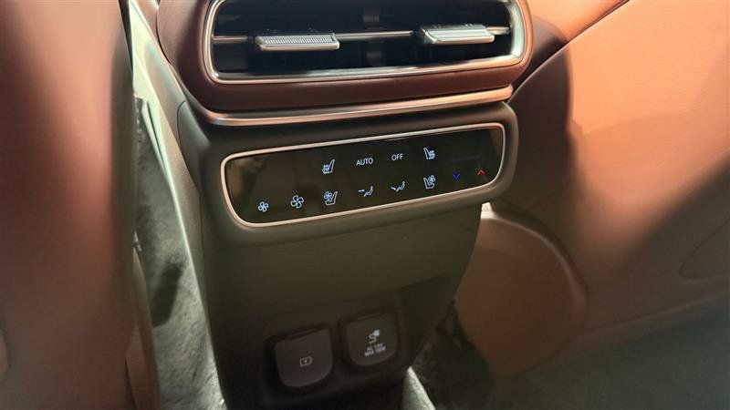 Used 2025 Genesis GV80 3.5T Prestige AWD/4WD image 27