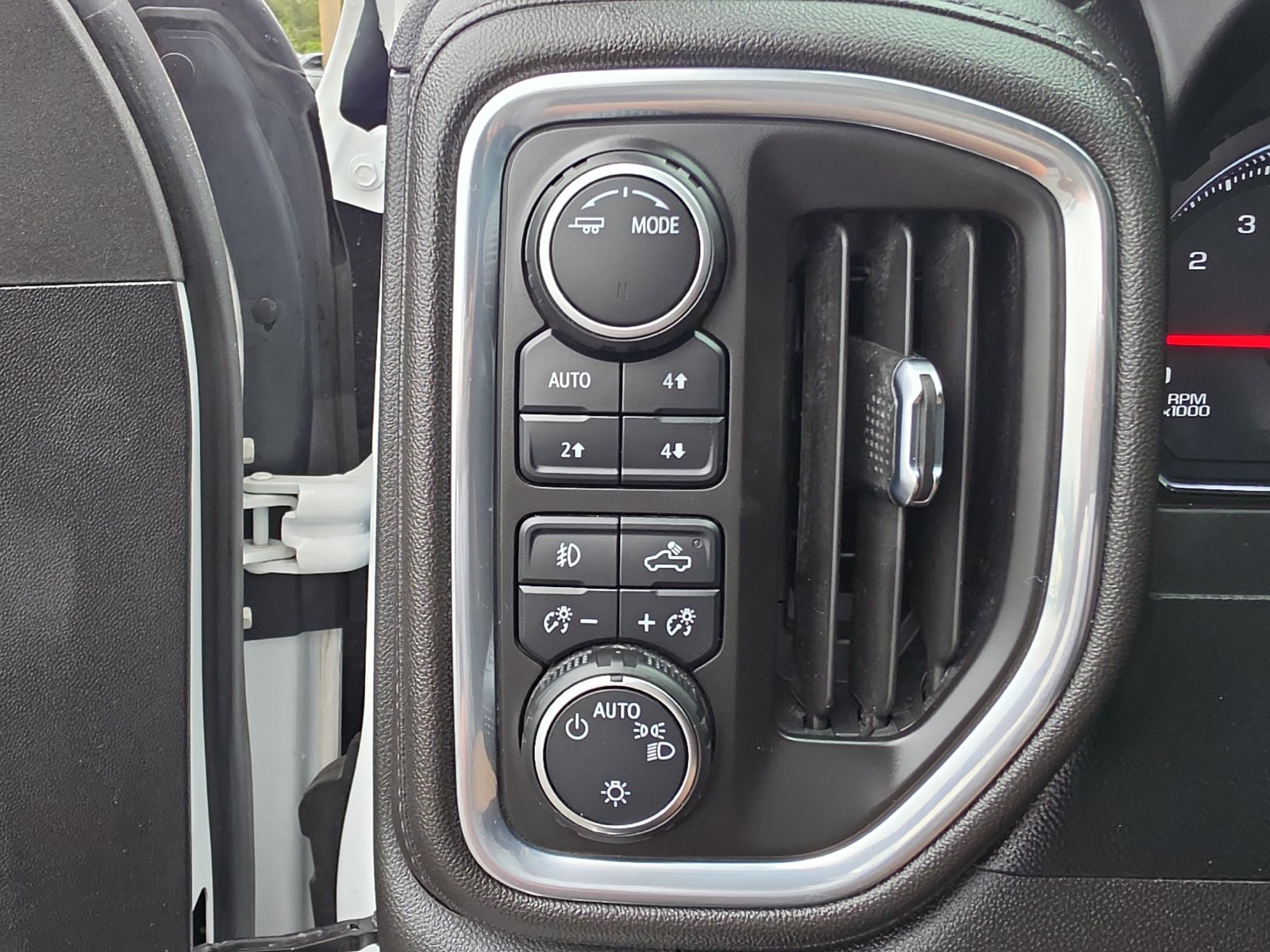 Used 2021 Chevrolet Silverado 1500 LT Trail Boss AWD/4WD image 23