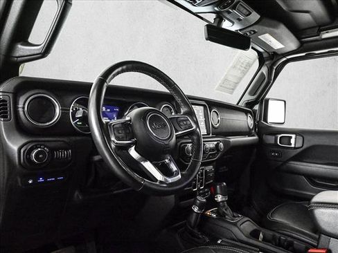 Used 2022 Jeep Wrangler Unlimited Sahara w/ Cold Weather Group AWD/4WD image 10