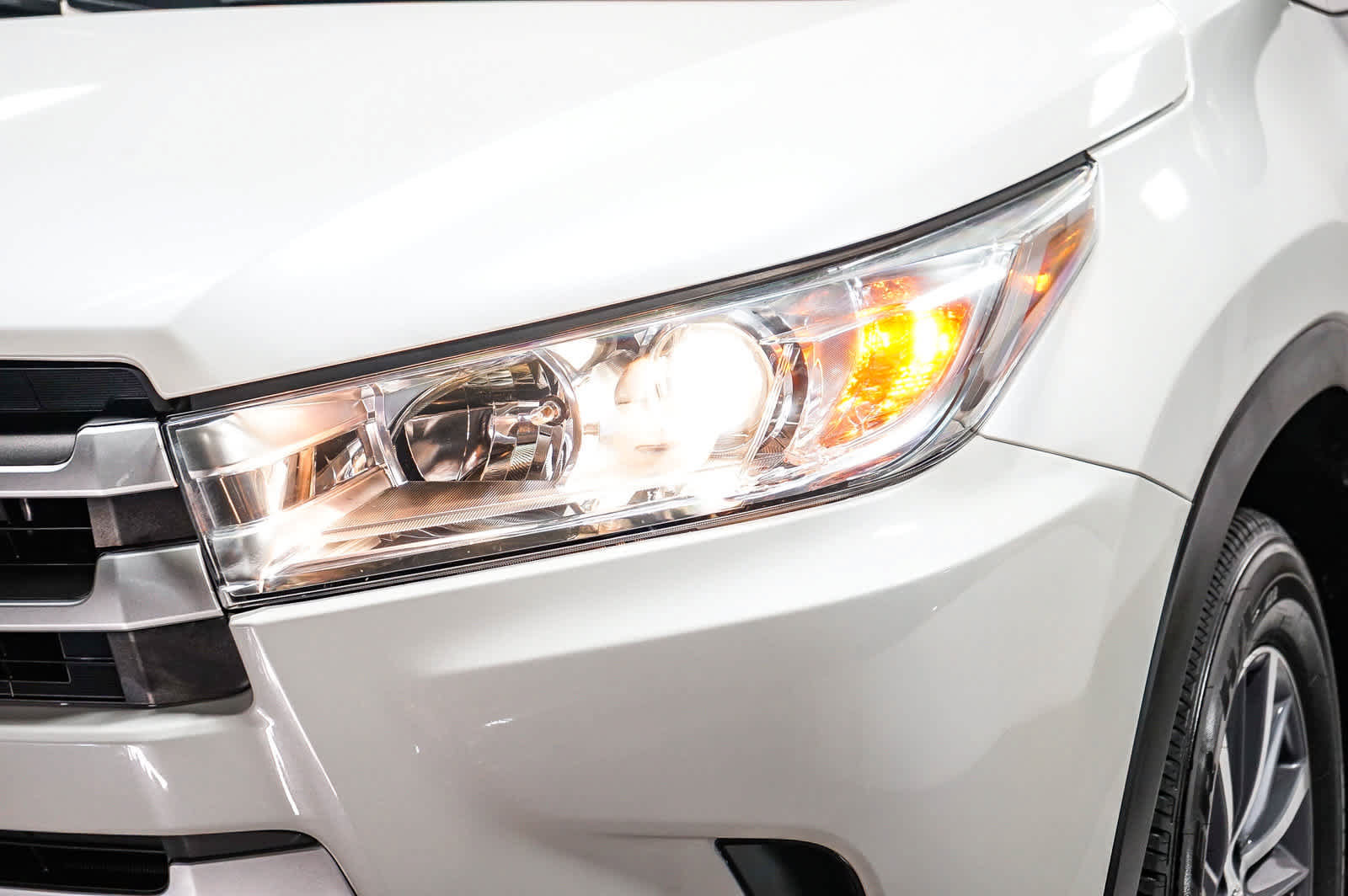 Certified 2019 Toyota Highlander XLE AWD/4WD image 5