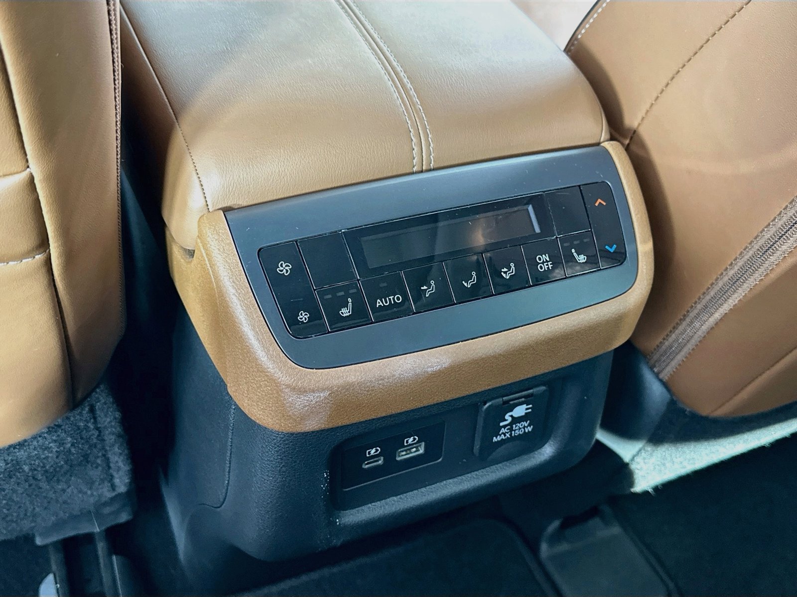 Used 2024 Nissan Pathfinder Platinum w/ Lighting Package (N93) AWD/4WD image 37