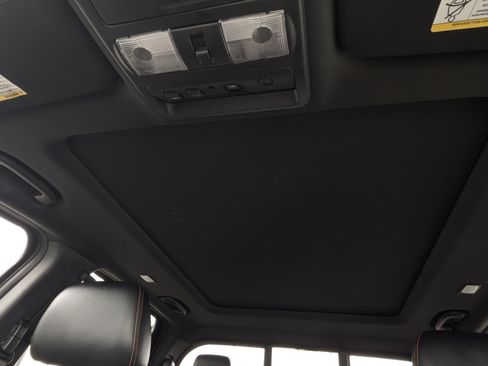 Used 2024 Nissan Titan PRO-4X w/ Pro-4x Convenience Package AWD/4WD image 13