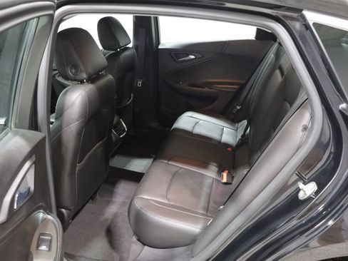 Used 2017 Chevrolet Malibu LT w/ Leather Package FWD image 19