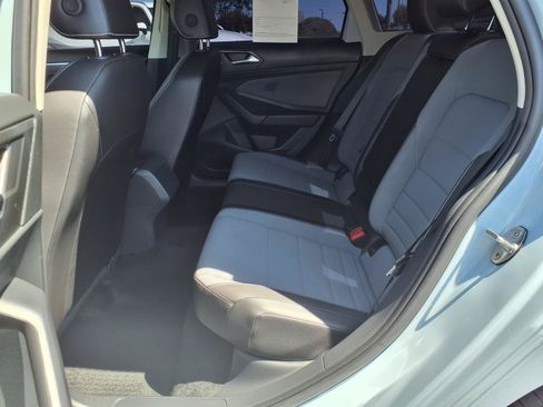 Used 2025 Volkswagen Jetta SE FWD image 16