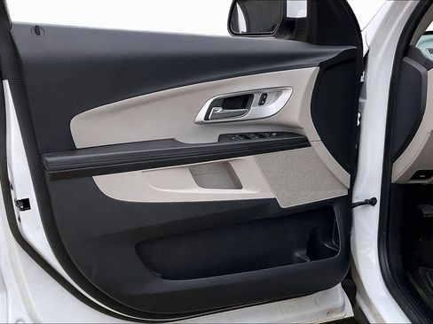 Used 2017 Chevrolet Equinox LT w/ Convenience Package FWD image 19