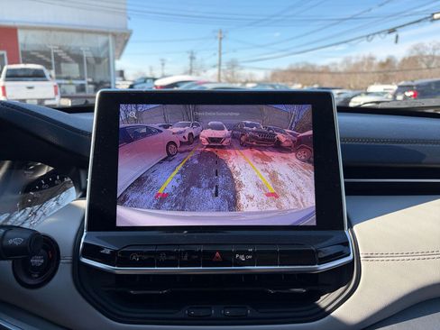 Used 2025 Jeep Compass Limited image 24