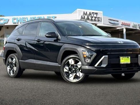 Used 2024 Hyundai Kona SEL AWD/4WD image 2