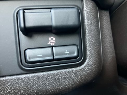 Certified 2024 Chevrolet Tahoe Z71 w/ Luxury Package image 16