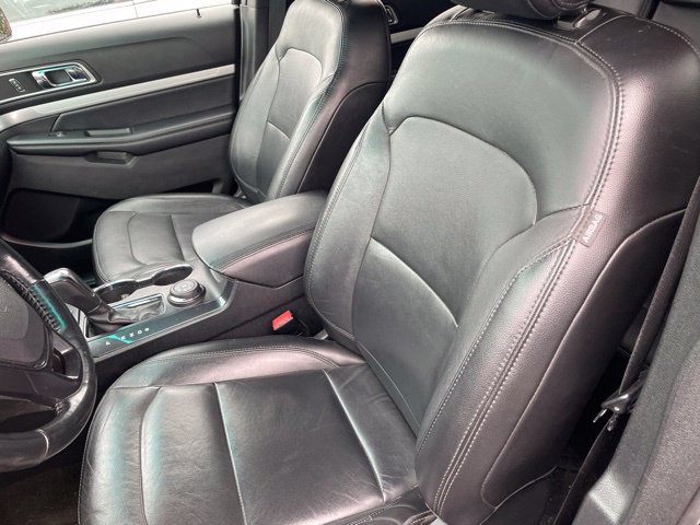 Used 2016 Ford Explorer XLT w/ Equipment Group 202A AWD/4WD image 3