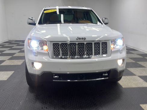 Used 2013 Jeep Grand Cherokee Overland Summit AWD/4WD image 26