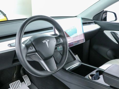 Used 2022 Tesla Model Y Performance AWD/4WD image 20