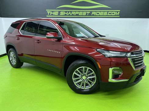 Used 2023 Chevrolet Traverse LT FWD image 1