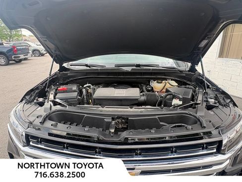 Used 2022 Chevrolet Tahoe LT w/ Luxury Package AWD/4WD image 15