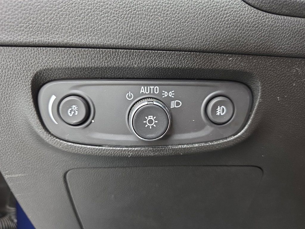 Used 2023 Buick Encore GX Preferred w/ Cold Weather Comfort Package AWD/4WD image 23