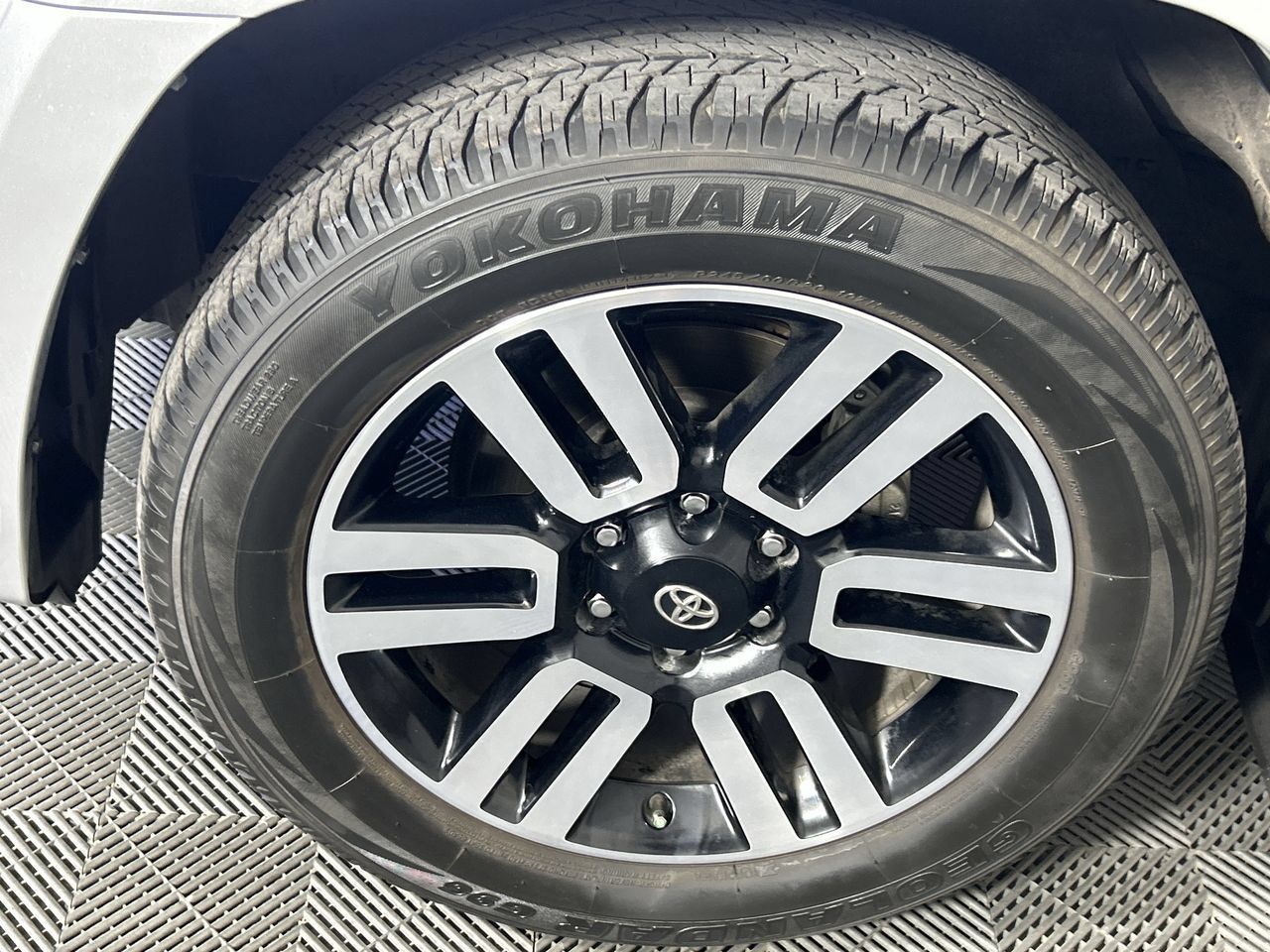Used 2024 Toyota 4Runner Limited AWD/4WD image 9
