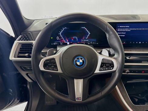 Used 2025 BMW X5 xDrive50e w/ Executive Package image 12