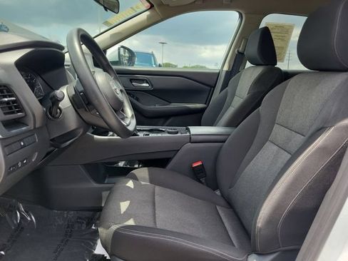 Used 2024 Nissan Rogue SV AWD/4WD image 14