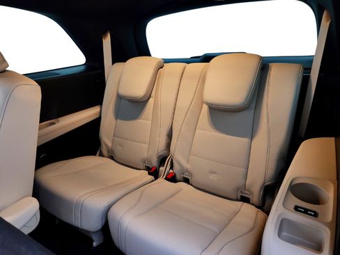 New 2026 Mercedes-Benz GLS 450 4MATIC image 18