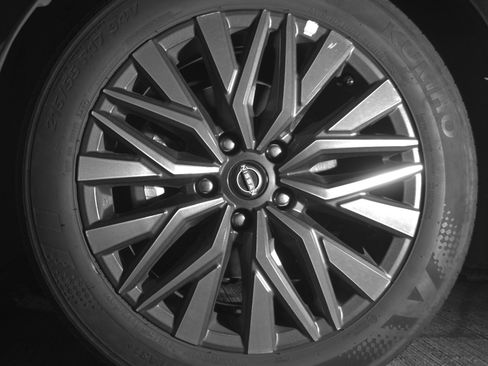 Used 2024 Nissan Altima 2.5 SV image 12