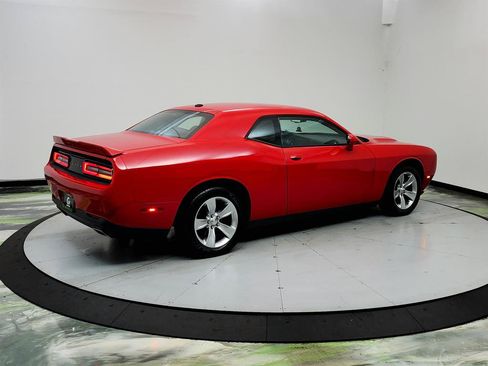 Used 2021 Dodge Challenger SXT RWD image 5