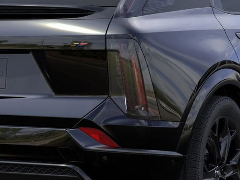 New 2026 Cadillac Optiq V image 11