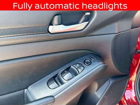 Used 2025 Nissan Altima 2.5 SV image 14