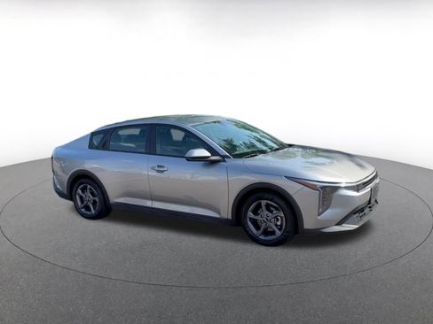 Used 2025 Kia K4 FWD image 2