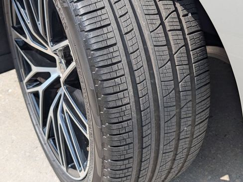 Certified 2026 Porsche Macan AWD/4WD image 32