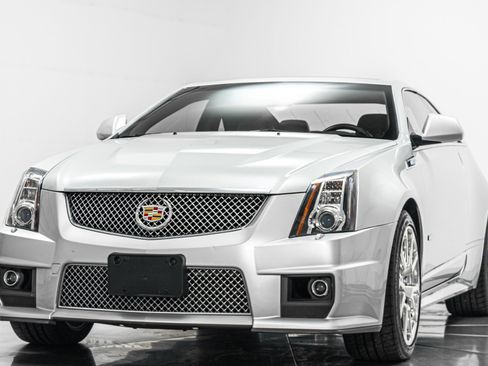 Used 2011 Cadillac CTS V w/ Wood Trim Package RWD image 5