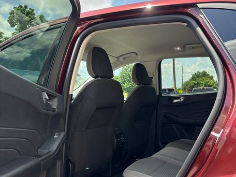 Used 2021 Ford Escape SE w/ SE Sport Appearance Package FWD image 10
