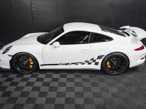 Used 2015 Porsche 911 GT3 RWD image 26