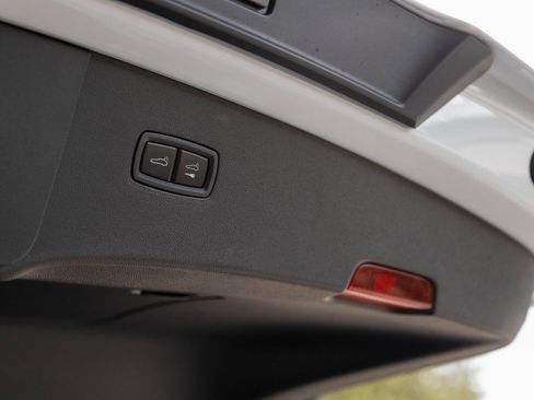 Certified 2026 Porsche Cayenne Coupe AWD/4WD image 31