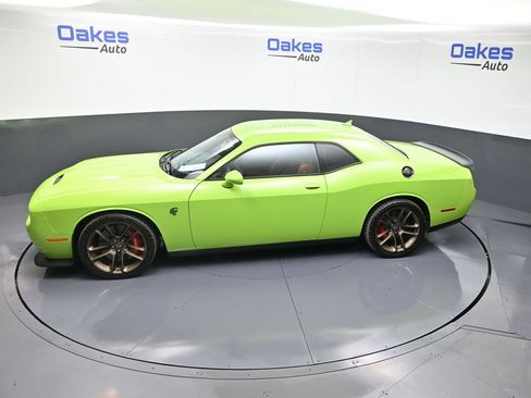 Used 2019 Dodge Challenger SRT Hellcat Redeye image 41