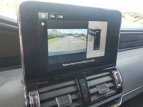 Used 2019 Lincoln Navigator Select image 28