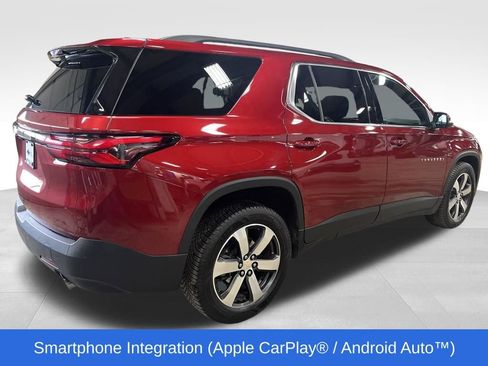 Used 2022 Chevrolet Traverse LT w/ LT Premium Package image 6