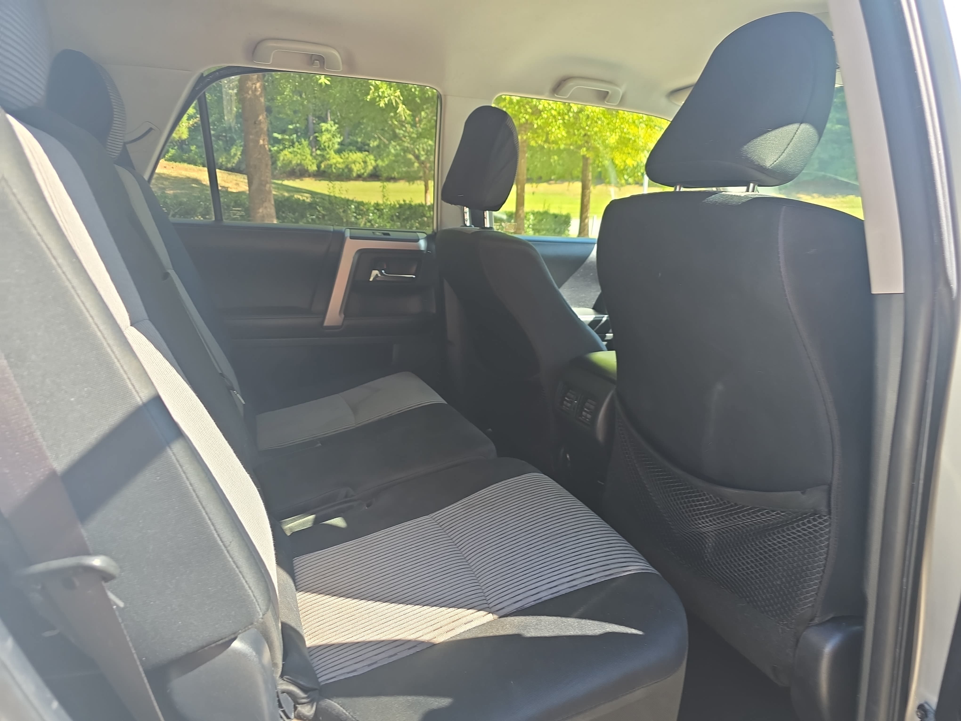 Used 2017 Toyota 4Runner SR5 AWD/4WD image 11
