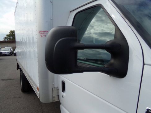 Used 2017 Ford E-450 and Econoline 450 Super Duty w/ Power Windows & Locks Group image 27