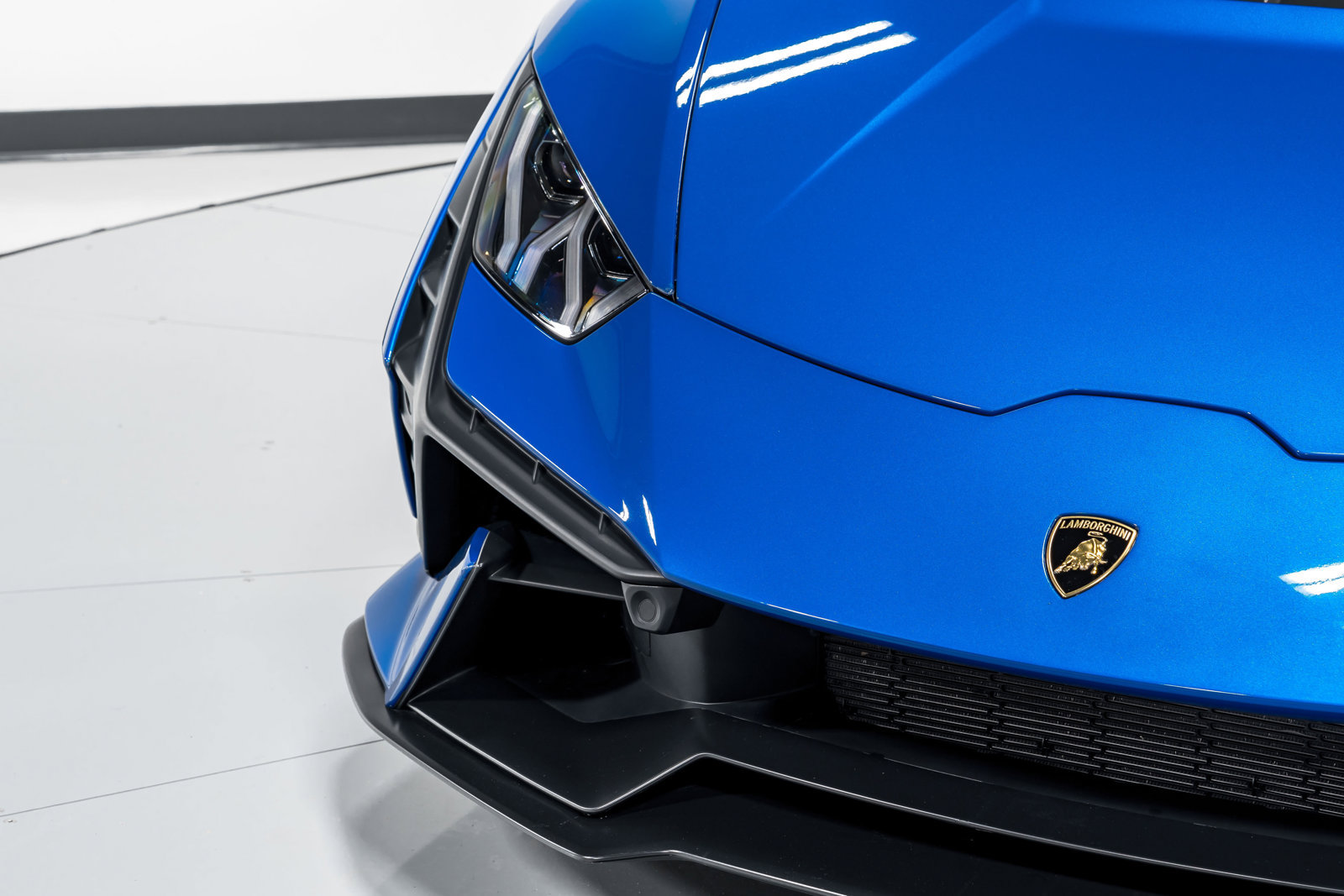 Used 2023 Lamborghini Huracan Tecnica RWD image 40