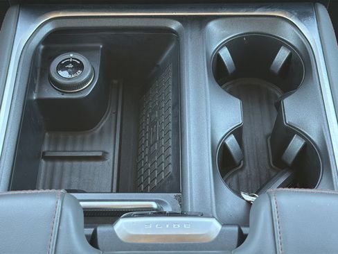 Used 2025 Ford Expedition Active AWD/4WD image 16