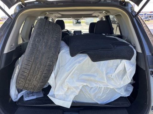 Used 2021 Nissan Rogue SV AWD/4WD image 3